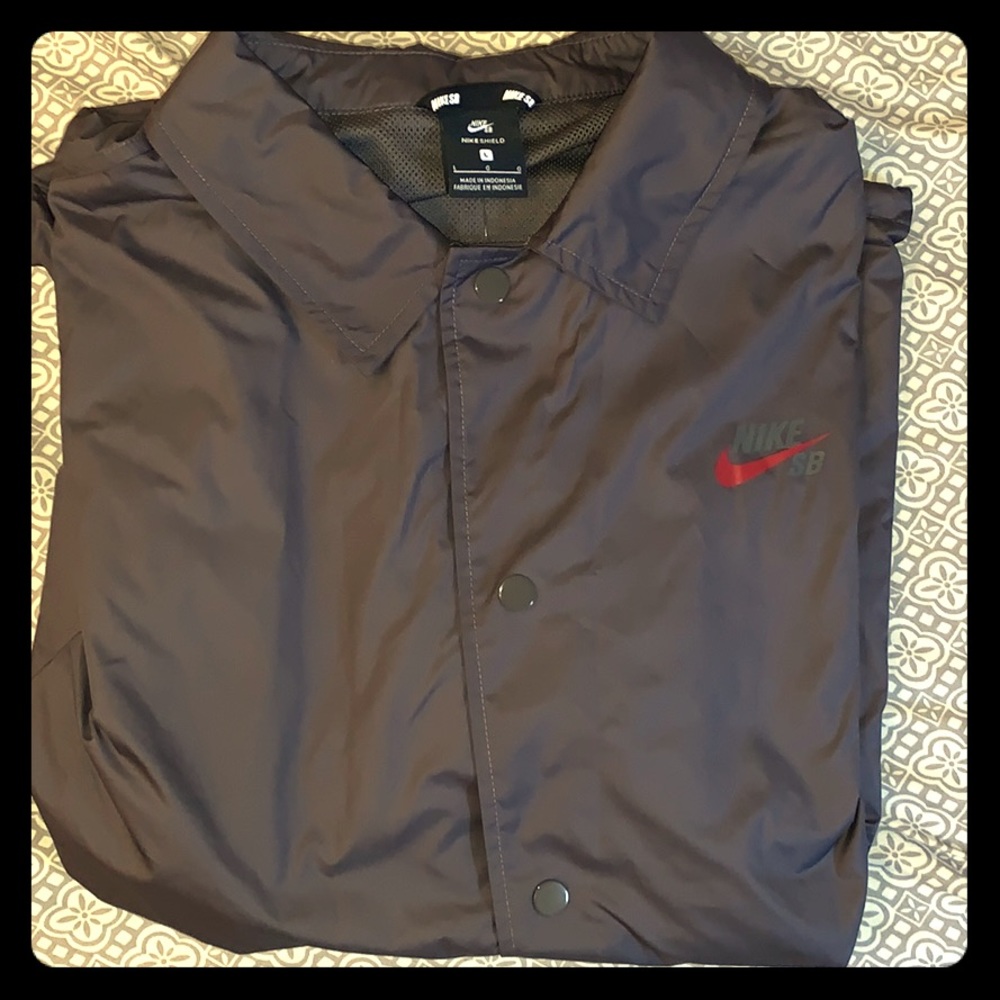 Nike SB windbreaker